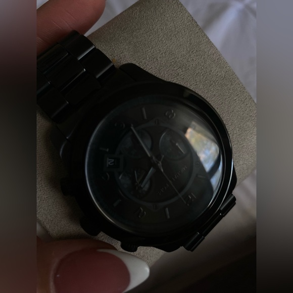 Michael Kors Unisex Watch - Picture 4 of 8